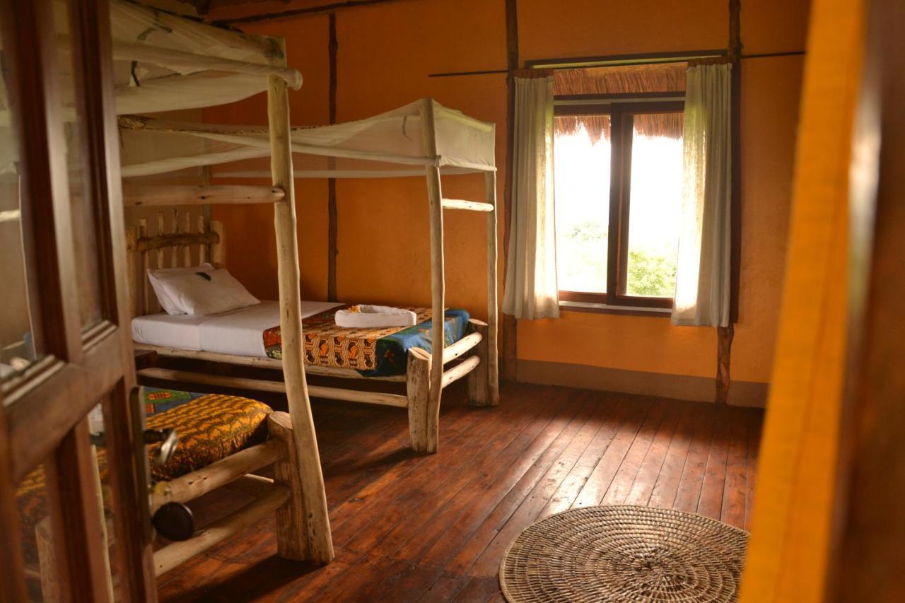Topi Lodge Katunguru Exterior photo